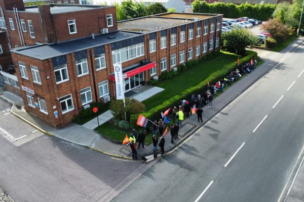 Engineering workers win new pay deal after 5 days of strike action