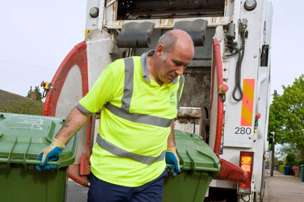 Strike action threatened by waste collection workers in Central Bedfordshire